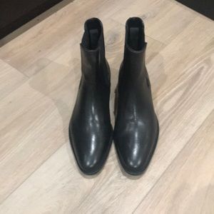 From the First black leather boots size 44/11US. Almost new/worn twice.